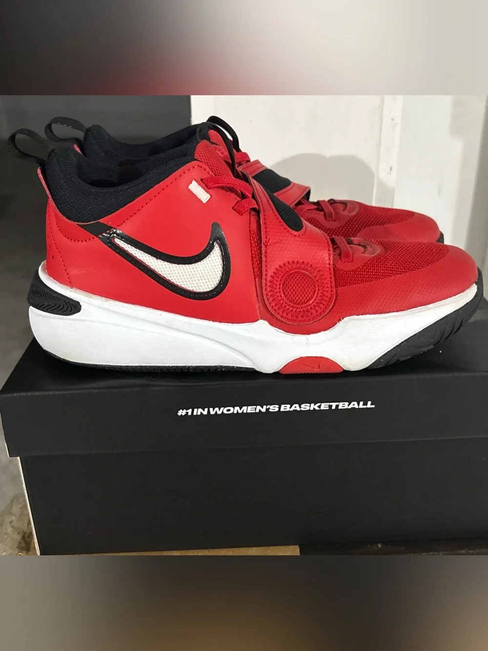 Boys Nike Hustle D11 University Red